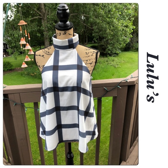 Lulus Tops - Lulu’s High Neck Sleeveless Gray and White Top